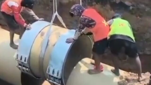 Warga Banjarbaru Beli Air Galon hingga Siaga di Depan Keran