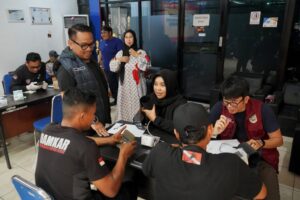 Bertaruh Nyawa Padamkan Karhutla Lebih dari 90 Hari, Relawan di Banjar Dapat Pemeriksaan Kesehatan dan Multivitamin