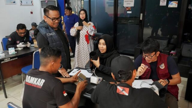 Bertaruh Nyawa Padamkan Karhutla Lebih dari 90 Hari, Relawan di Banjar Dapat Pemeriksaan Kesehatan dan Multivitamin