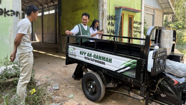 PLN Kalselteng Bantu Motor Roda Tiga untuk TPS 3R Ar Rahmah