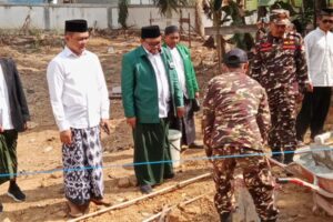 Anggota DPRD Tanah Bumbu, Makhruri Hadiri Peletakan Batu Pertama Kantor MWCNU Mantewe