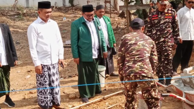 Anggota DPRD Tanah Bumbu, Makhruri Hadiri Peletakan Batu Pertama Kantor MWCNU Mantewe