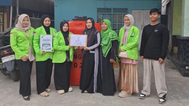Solidaritas Tanpa Batas, Mahasiswa Aktif dan Alumni UNUKASE Bantu Korban Kebakaran di Gang Andalas Kampung baru
