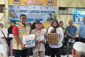 Jangkau 50 Lansia Dhuafa, PLN Gelar Program Lentera Kesehatan di Kapuas