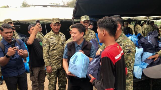 Bobon Santoso Masak 3.000 Porsi untuk Relawan Karhutla di Banjarbaru