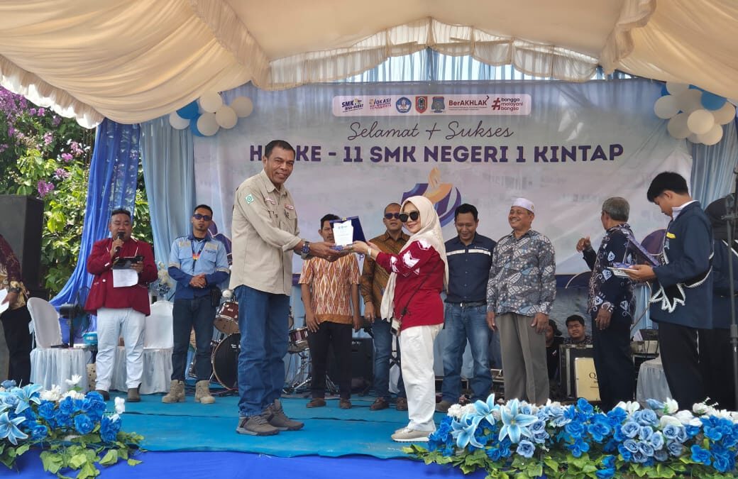 Konsisten Bantu Pendidikan, PT Sinarmas Tanah Laut Estate Dapat Penghargaan