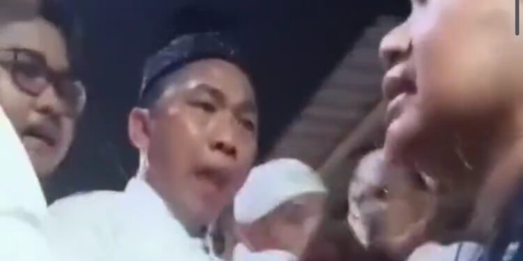 Lontaran Petasan Dini Hari di Kebayoran Lama Bikin Ibu Ini Datang