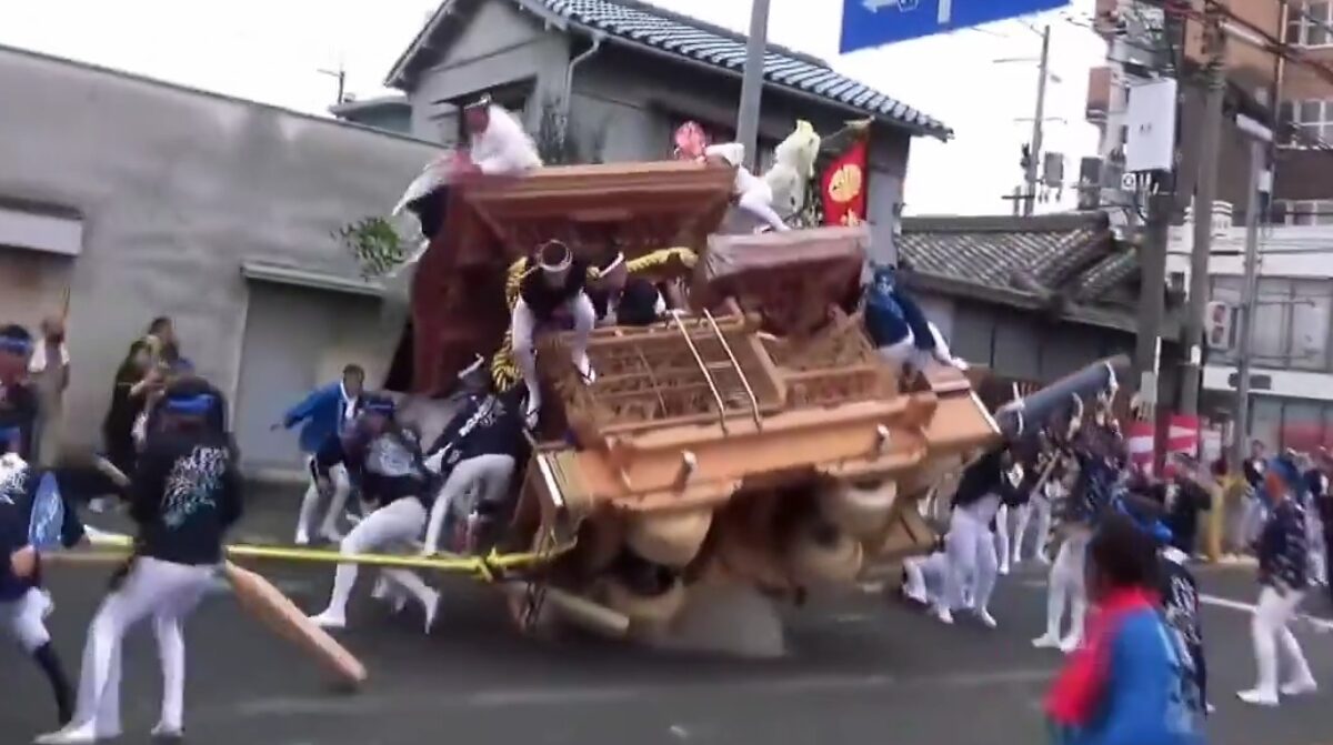 VIDEO: Festival Danjiri di Jepang Makan Korban!
