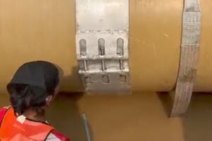 VIDEO: Pipa Raksasa Bocor di Mandi Kapau Sudah Disambung!