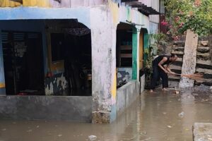 VIDEO: 1 Jam Hujan Lebat di Banjarbaru Rumah Yanuar Terendam