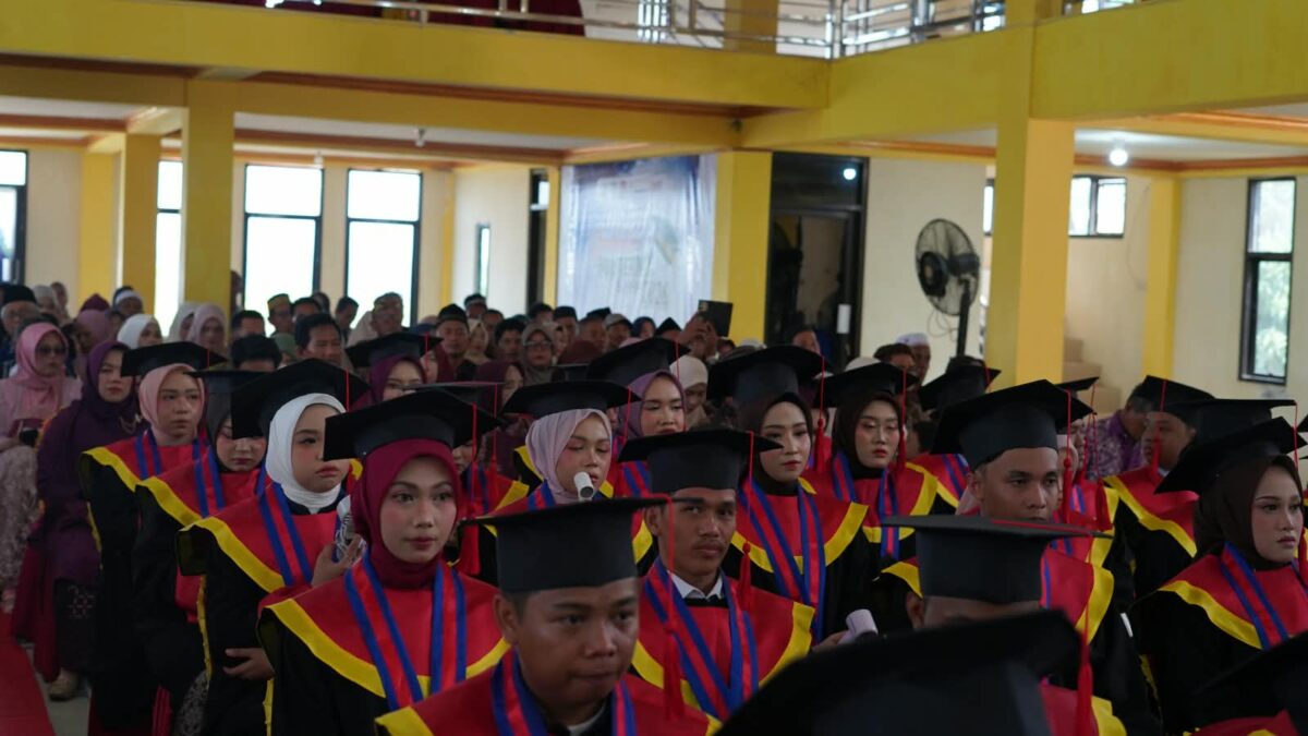 Wisudawan Politehnik Kotabaru Siap Serbu Dunia Kerja!