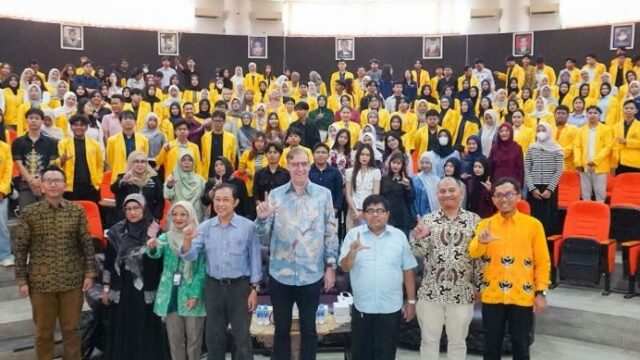 Kuliah Tamu ULM Bahas Kemitraan Indonesia, Belanda, dan Uni Eropa di Tengah Dinamika Global