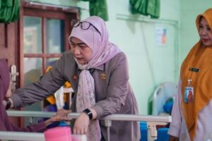 Gara-Gara Baju Muslim, Senyum Merekah Puluhan Lansia di Banjarbaru Bikin Haru!